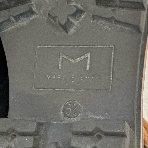 Cozy Marc Fisher Lace Up Booties Great Condition 6.5 - Picture 2 of 5